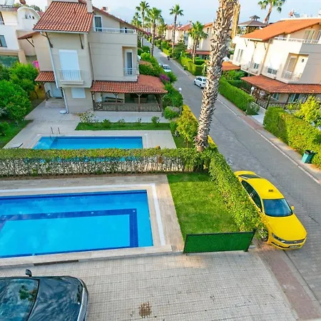 Paradise Town Legend Vila *