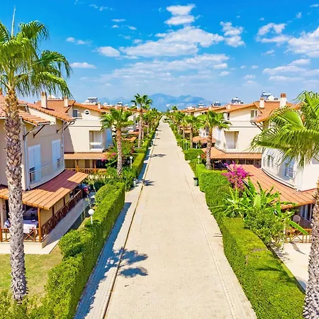 Vila Paradise Town Legend